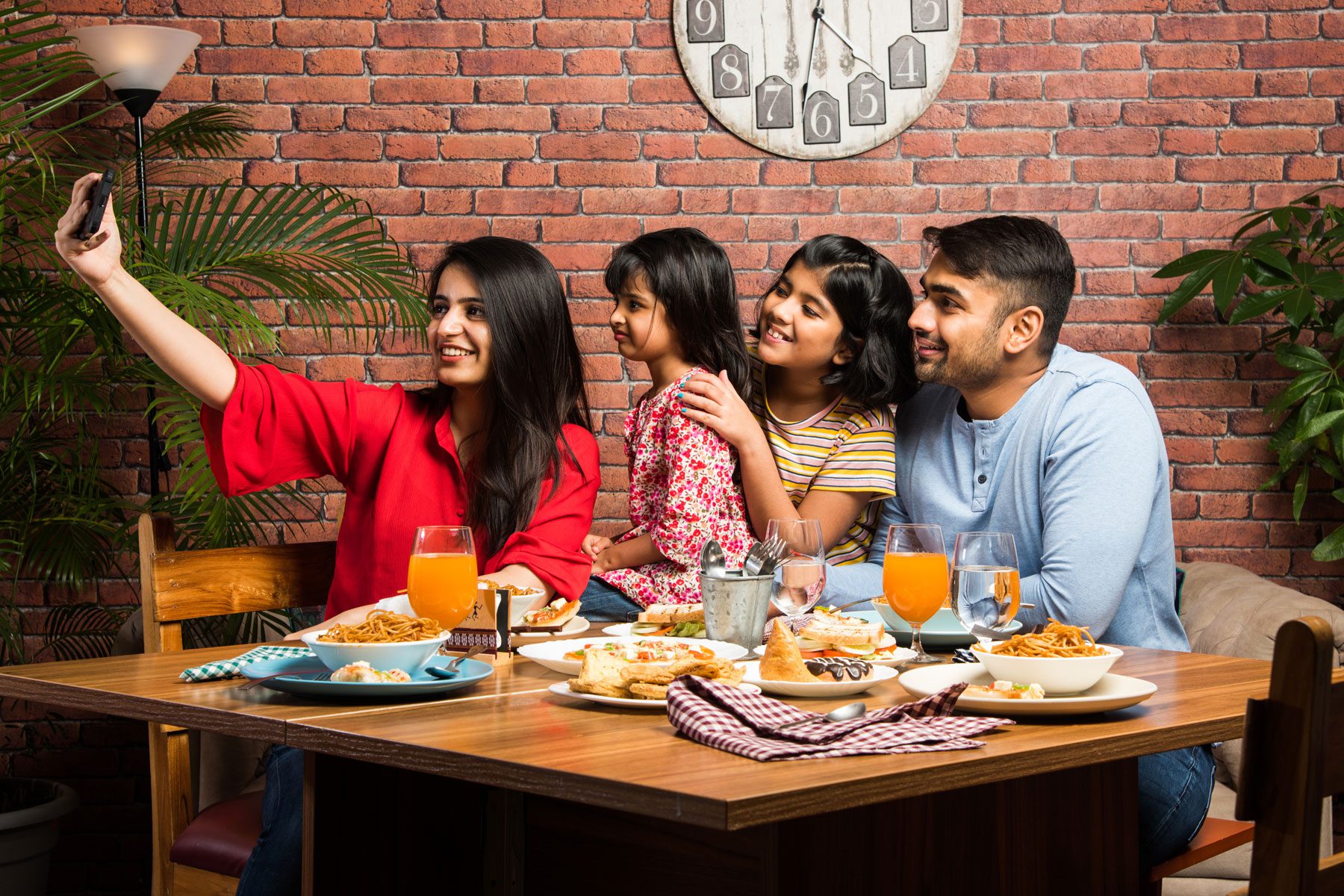 how-to-assess-hygiene-levels-while-ordering-food-at-an-indian